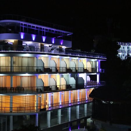 Sky View Grand Hotel Kandy Exterior photo