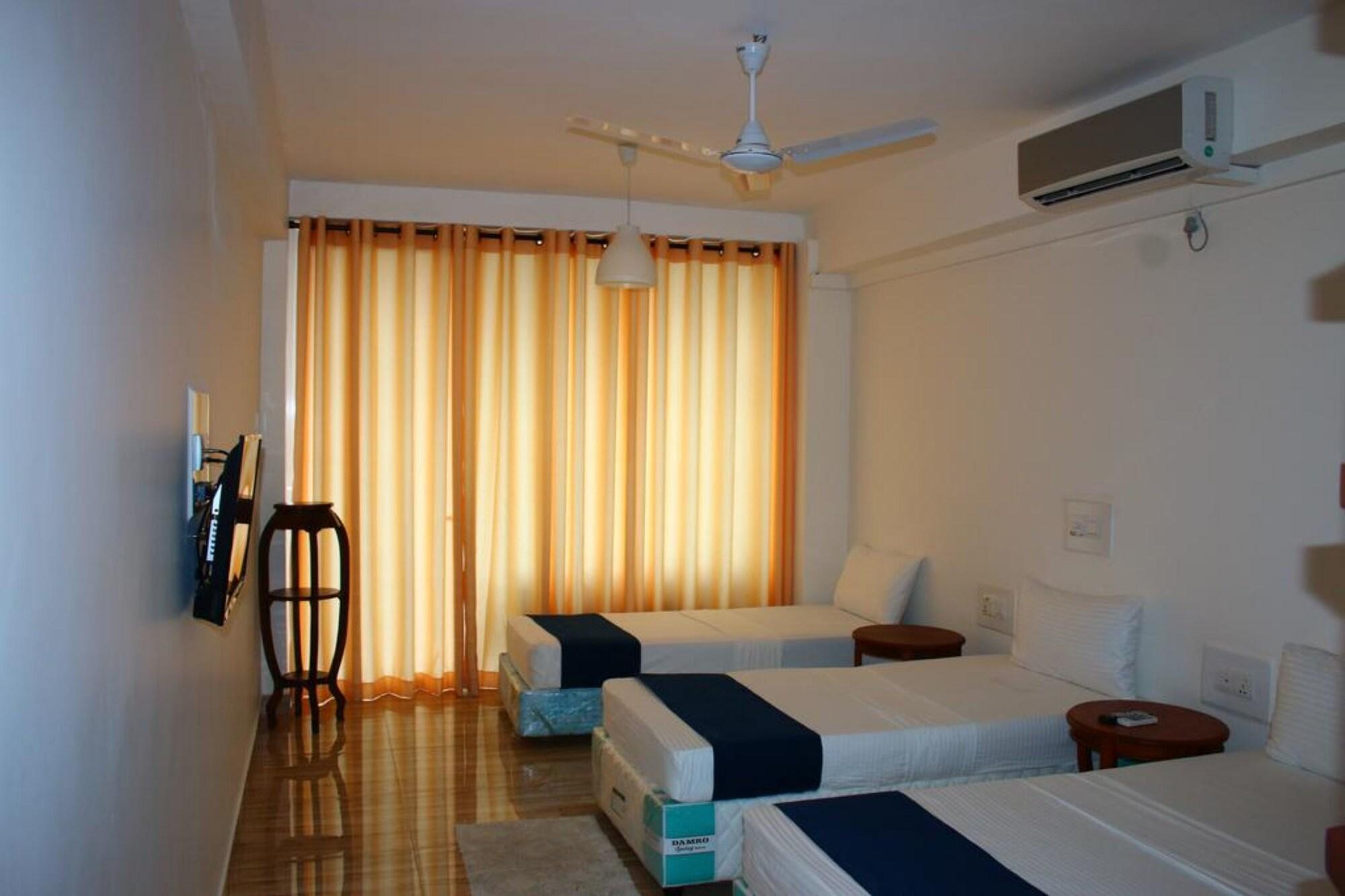 Sky View Grand Hotel Kandy Exterior photo