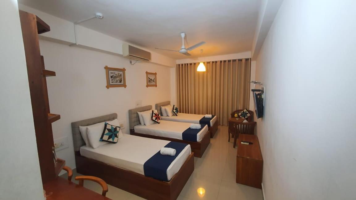 Sky View Grand Hotel Kandy Exterior photo