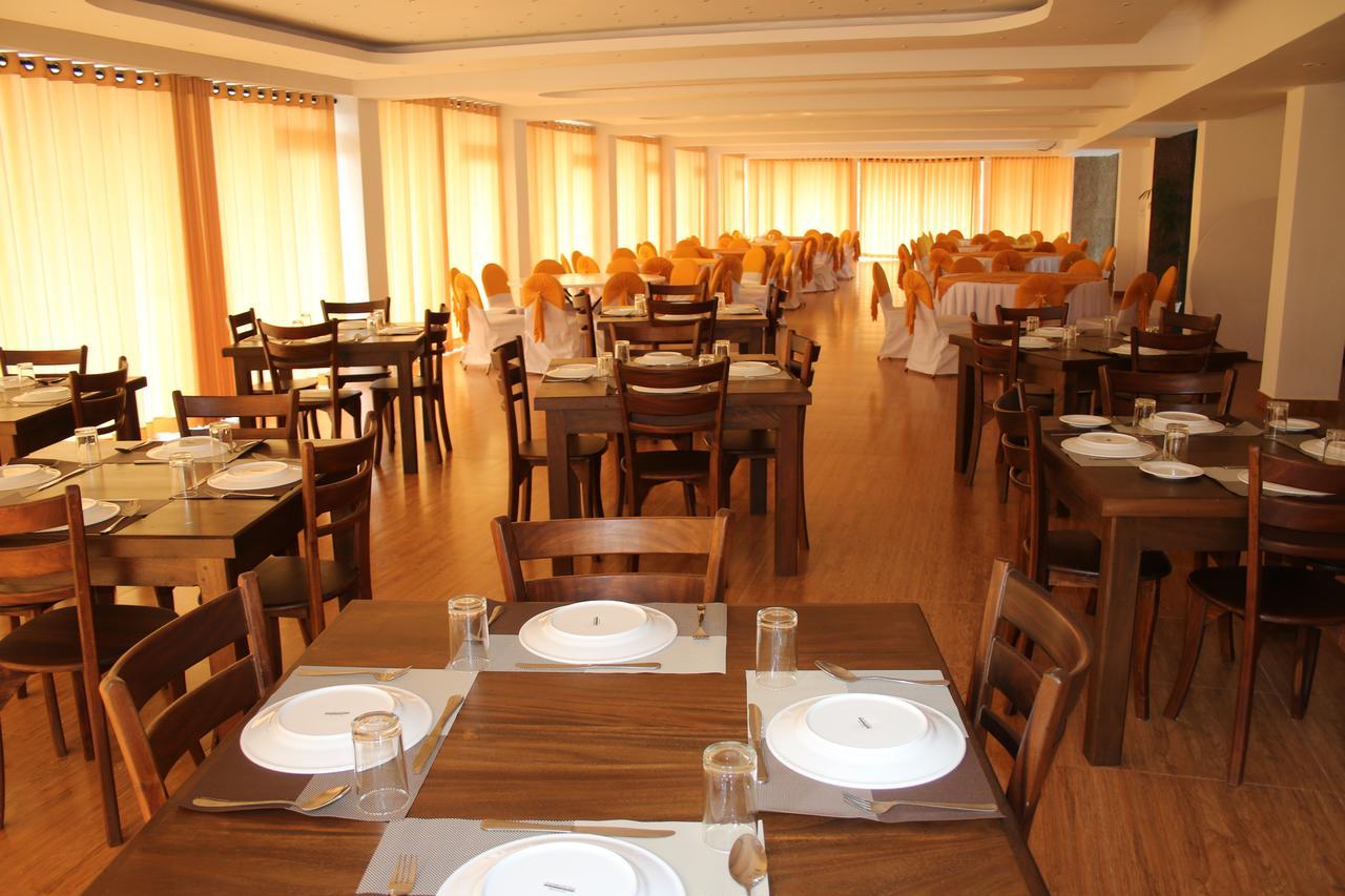 Sky View Grand Hotel Kandy Exterior photo