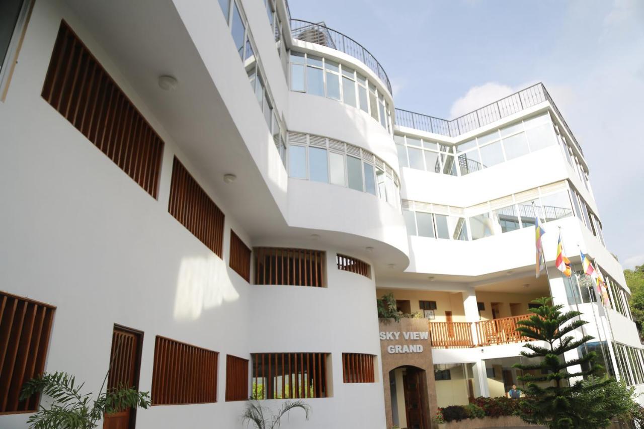 Sky View Grand Hotel Kandy Exterior photo